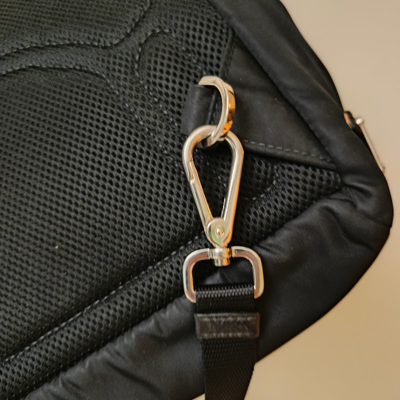 ‼️母親節狂降🫅‼️（原$39800）只到5/10⏰【8成新】㊣✨PRADA✨普拉達 黑色 帆布 口袋 胸前包 單車包 斜跨包/二手包/二手精品🌳二手樹屋🌳-27