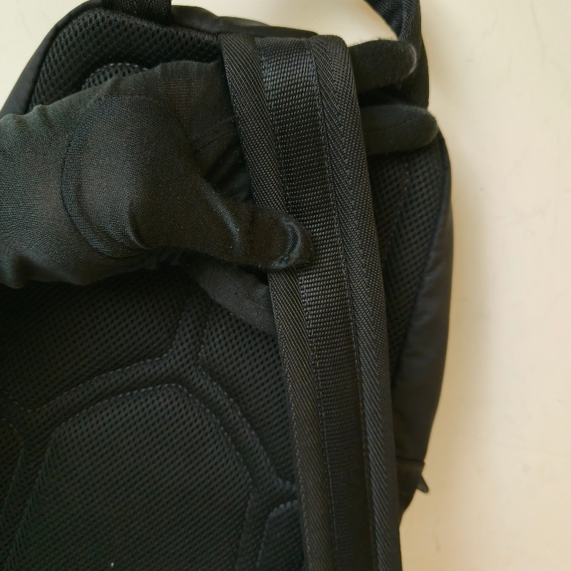 ‼️母親節狂降🫅‼️（原$39800）只到5/10⏰【8成新】㊣✨PRADA✨普拉達 黑色 帆布 口袋 胸前包 單車包 斜跨包/二手包/二手精品🌳二手樹屋🌳-28