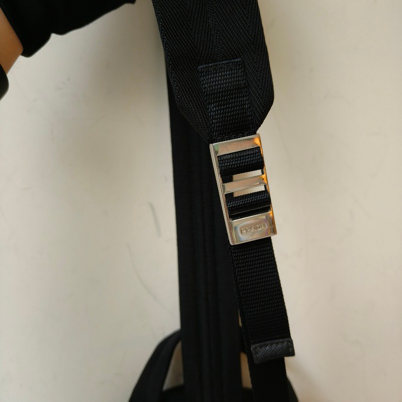 ‼️母親節狂降🫅‼️（原$39800）只到5/10⏰【8成新】㊣✨PRADA✨普拉達 黑色 帆布 口袋 胸前包 單車包 斜跨包/二手包/二手精品🌳二手樹屋🌳-29