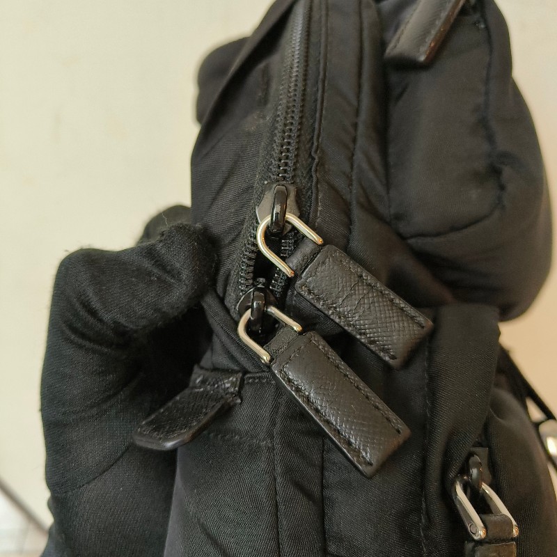 ‼️母親節狂降🫅‼️（原$39800）只到5/10⏰【8成新】㊣✨PRADA✨普拉達 黑色 帆布 口袋 胸前包 單車包 斜跨包/二手包/二手精品🌳二手樹屋🌳-34