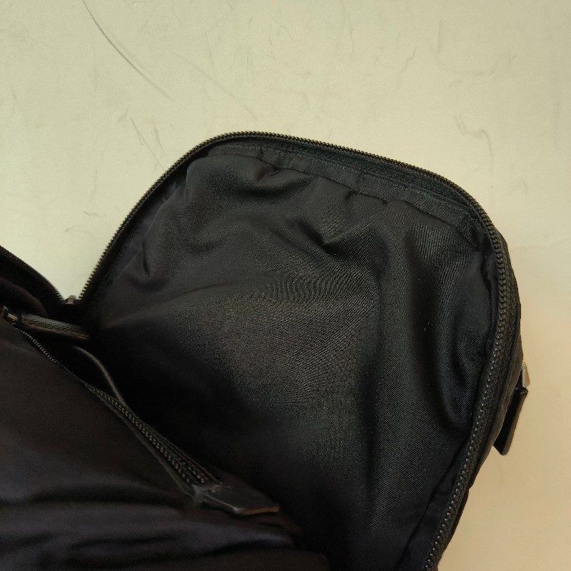 ‼️母親節狂降🫅‼️（原$39800）只到5/10⏰【8成新】㊣✨PRADA✨普拉達 黑色 帆布 口袋 胸前包 單車包 斜跨包/二手包/二手精品🌳二手樹屋🌳-41