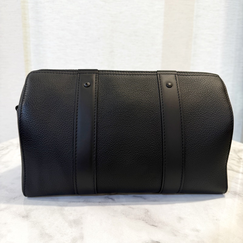 LV 黑牛皮黑釦Keepall 25斜背包-4
