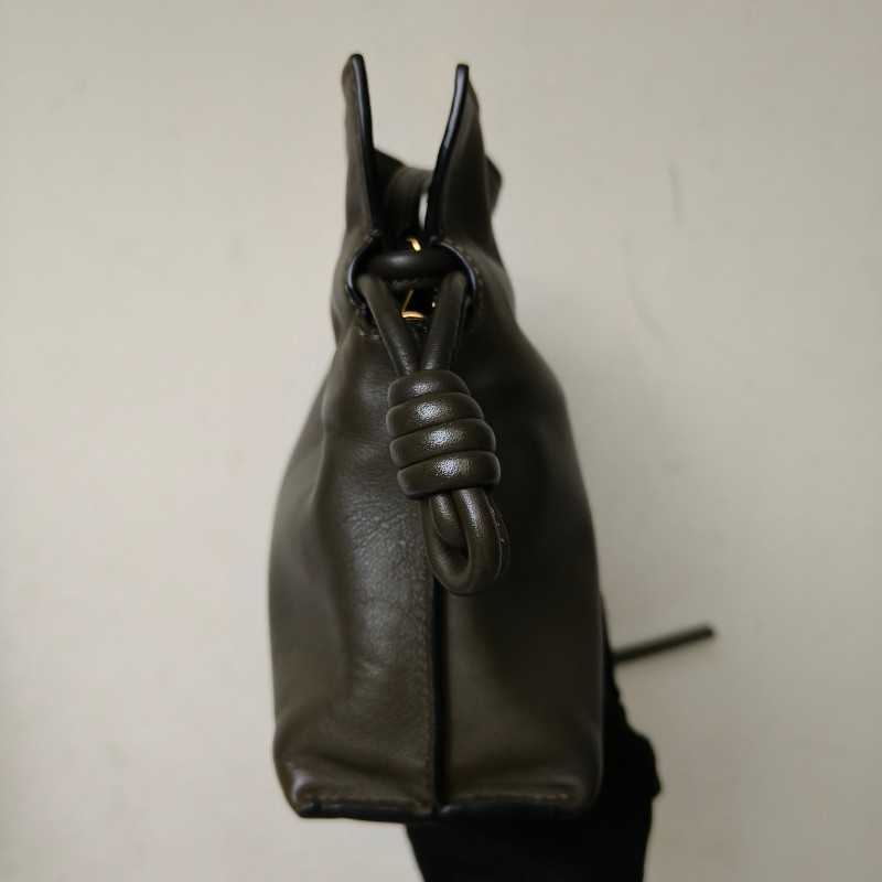 ‼️母親節狂降🫅‼️（原$32800）只到5/10⏰【8成新】㊣✨ LOEWE ✨（附購證/防塵袋）羅威 Flamenco 綠色 小羊皮 束口 福袋包 肩背包 斜背包/二手包/二手精品🌳二手樹屋🌳-5