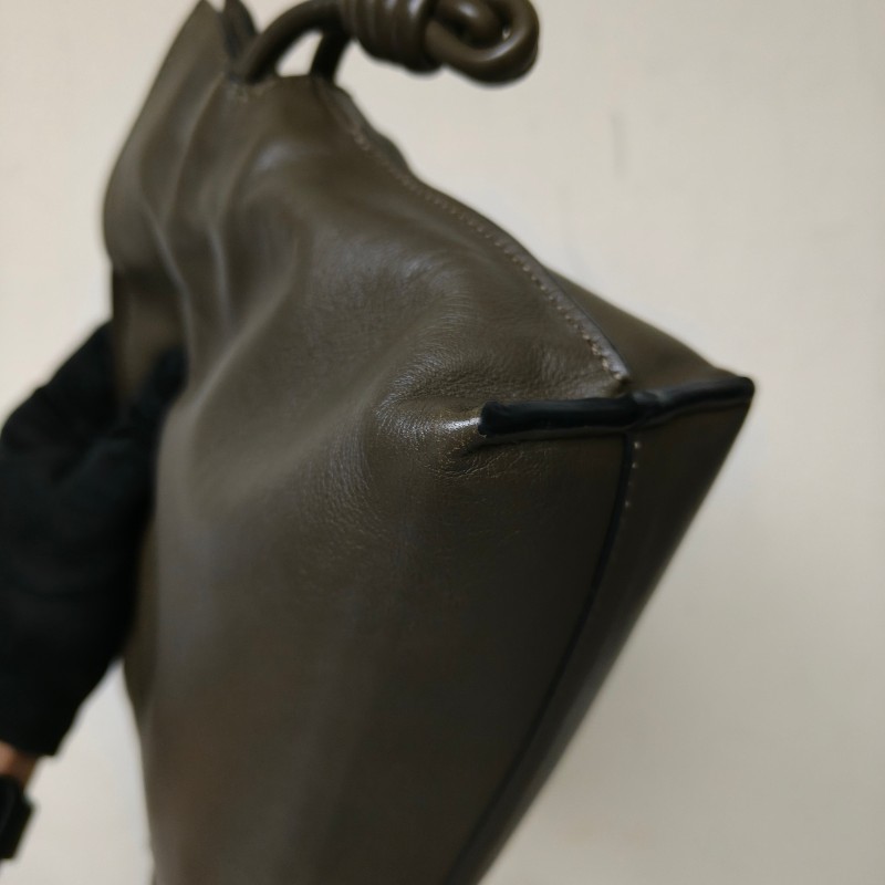 ‼️母親節狂降🫅‼️（原$32800）只到5/10⏰【8成新】㊣✨ LOEWE ✨（附購證/防塵袋）羅威 Flamenco 綠色 小羊皮 束口 福袋包 肩背包 斜背包/二手包/二手精品🌳二手樹屋🌳-7