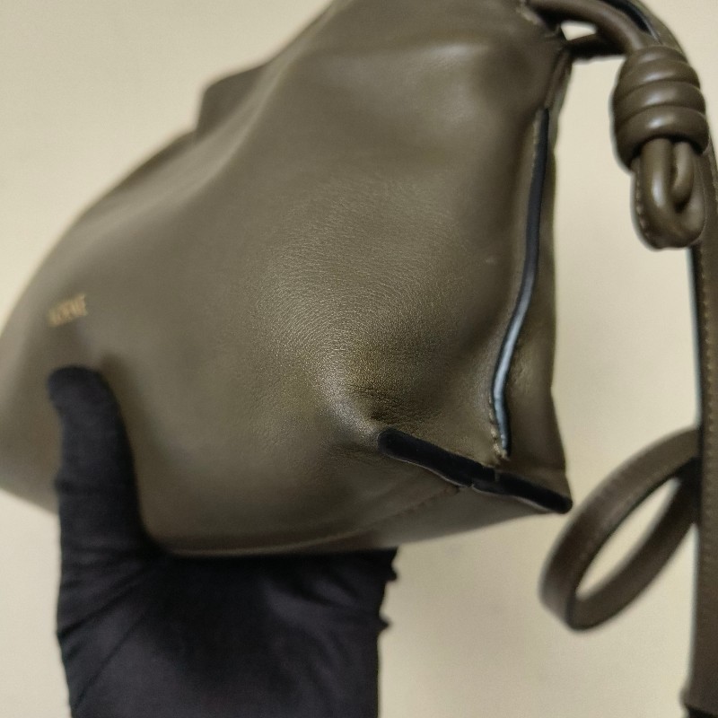 ‼️母親節狂降🫅‼️（原$32800）只到5/10⏰【8成新】㊣✨ LOEWE ✨（附購證/防塵袋）羅威 Flamenco 綠色 小羊皮 束口 福袋包 肩背包 斜背包/二手包/二手精品🌳二手樹屋🌳-9