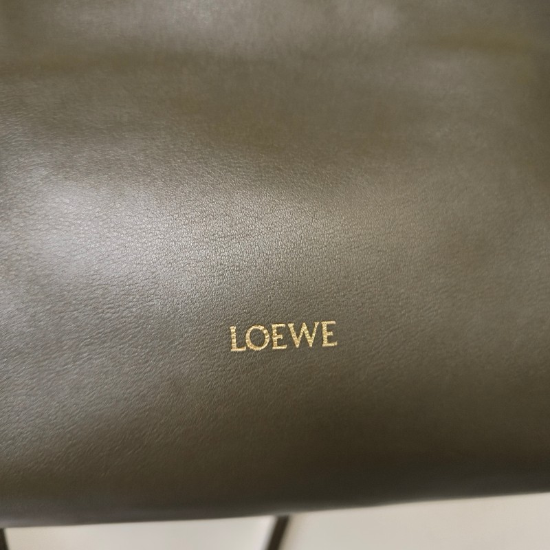 ‼️母親節狂降🫅‼️（原$32800）只到5/10⏰【8成新】㊣✨ LOEWE ✨（附購證/防塵袋）羅威 Flamenco 綠色 小羊皮 束口 福袋包 肩背包 斜背包/二手包/二手精品🌳二手樹屋🌳-13