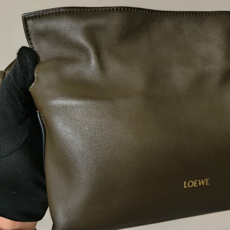 ‼️母親節狂降🫅‼️（原$32800）只到5/10⏰【8成新】㊣✨ LOEWE ✨（附購證/防塵袋）羅威 Flamenco 綠色 小羊皮 束口 福袋包 肩背包 斜背包/二手包/二手精品🌳二手樹屋🌳-14