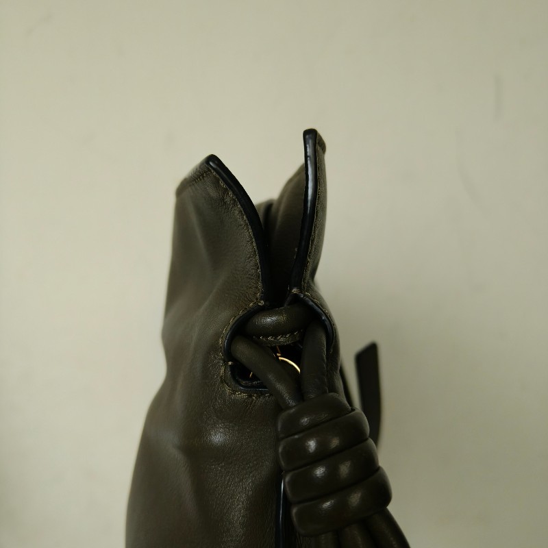 ‼️母親節狂降🫅‼️（原$32800）只到5/10⏰【8成新】㊣✨ LOEWE ✨（附購證/防塵袋）羅威 Flamenco 綠色 小羊皮 束口 福袋包 肩背包 斜背包/二手包/二手精品🌳二手樹屋🌳-16