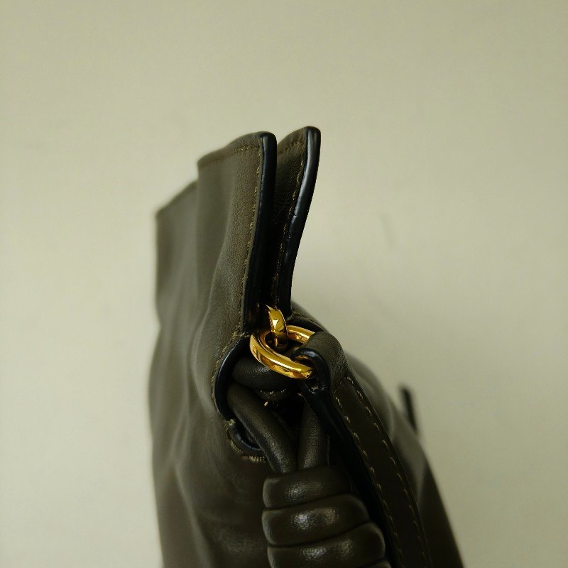 ‼️母親節狂降🫅‼️（原$32800）只到5/10⏰【8成新】㊣✨ LOEWE ✨（附購證/防塵袋）羅威 Flamenco 綠色 小羊皮 束口 福袋包 肩背包 斜背包/二手包/二手精品🌳二手樹屋🌳-21