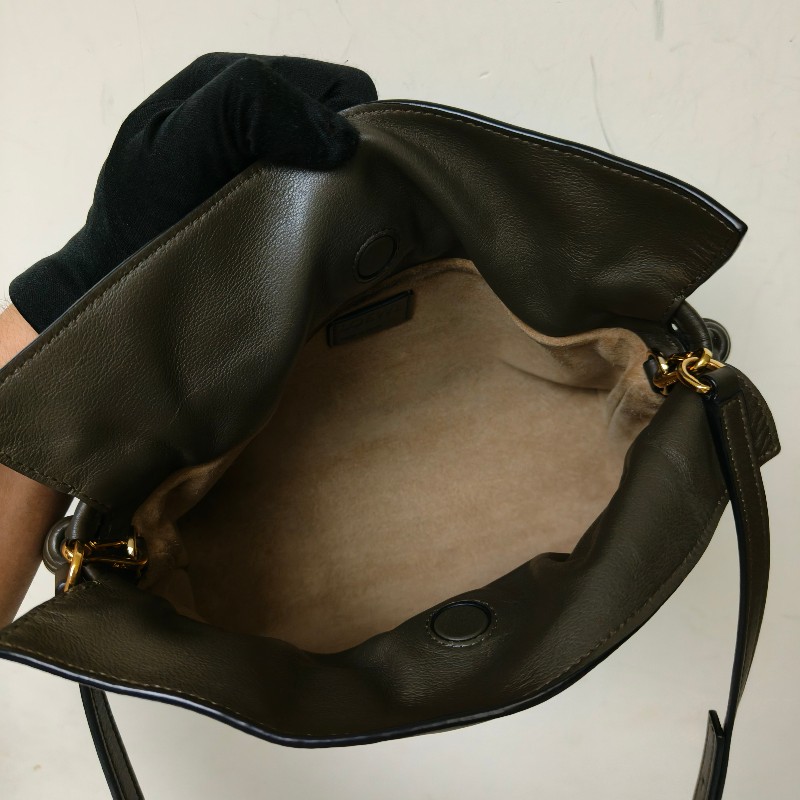 ‼️母親節狂降🫅‼️（原$32800）只到5/10⏰【8成新】㊣✨ LOEWE ✨（附購證/防塵袋）羅威 Flamenco 綠色 小羊皮 束口 福袋包 肩背包 斜背包/二手包/二手精品🌳二手樹屋🌳-26