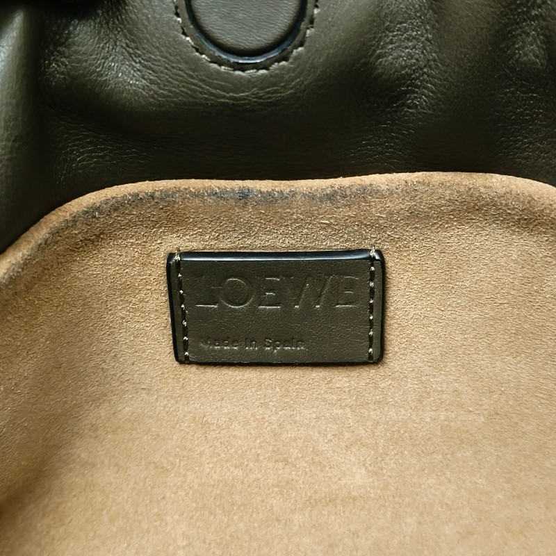 ‼️母親節狂降🫅‼️（原$32800）只到5/10⏰【8成新】㊣✨ LOEWE ✨（附購證/防塵袋）羅威 Flamenco 綠色 小羊皮 束口 福袋包 肩背包 斜背包/二手包/二手精品🌳二手樹屋🌳-35