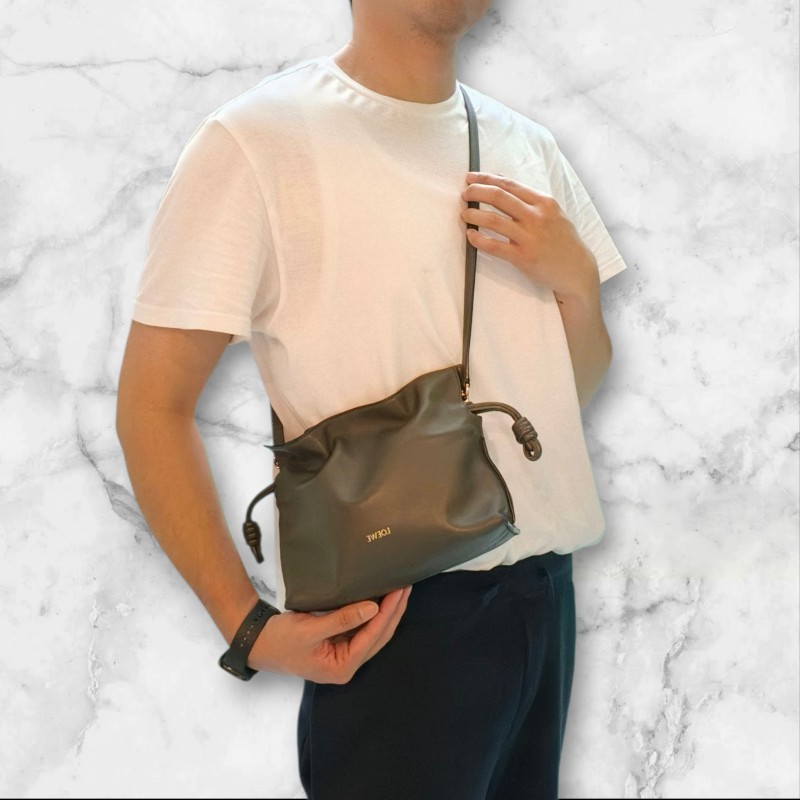 ‼️母親節狂降🫅‼️（原$32800）只到5/10⏰【8成新】㊣✨ LOEWE ✨（附購證/防塵袋）羅威 Flamenco 綠色 小羊皮 束口 福袋包 肩背包 斜背包/二手包/二手精品🌳二手樹屋🌳-37