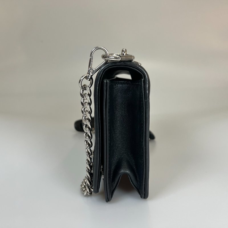 MIUMIU  黑銀褶皺掀蓋斜挎包-3