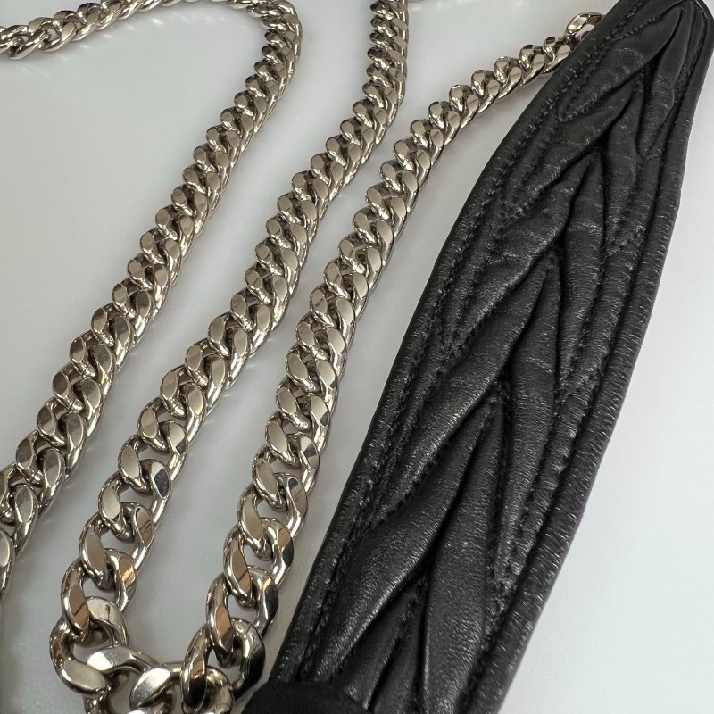 MIUMIU  黑銀褶皺掀蓋斜挎包-7