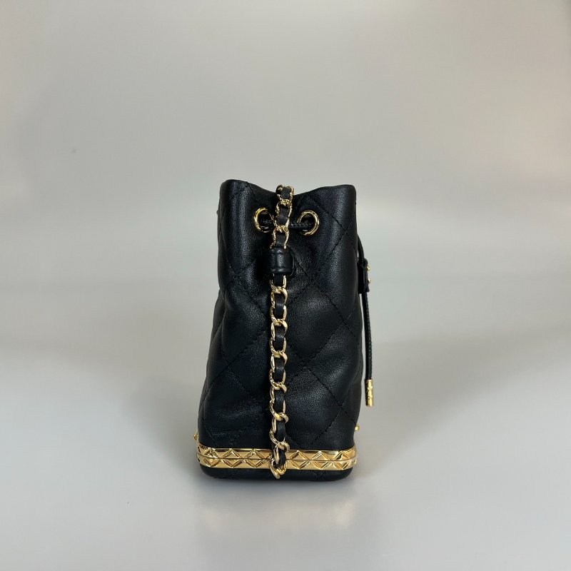 CHANEL 抽繩水桶包 黑金  32開-2