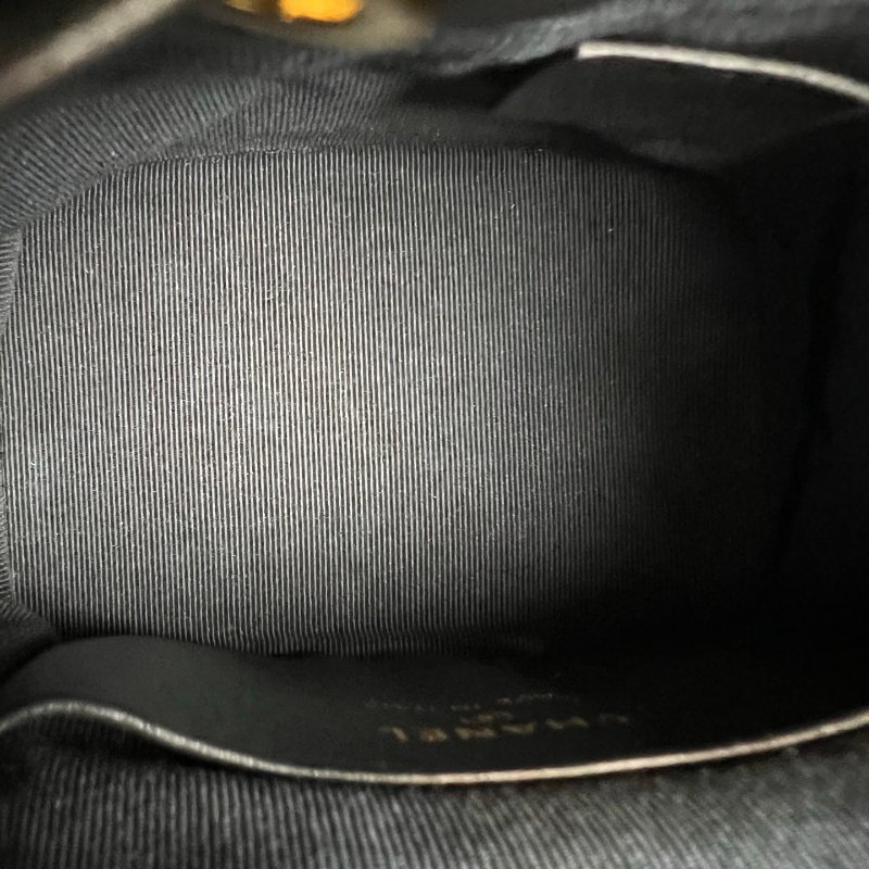 CHANEL 抽繩水桶包 黑金  32開-6