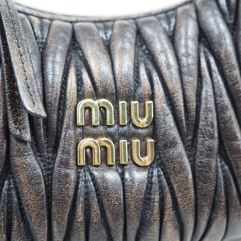 MIU MIU Wander Metalasse hobo bag-12