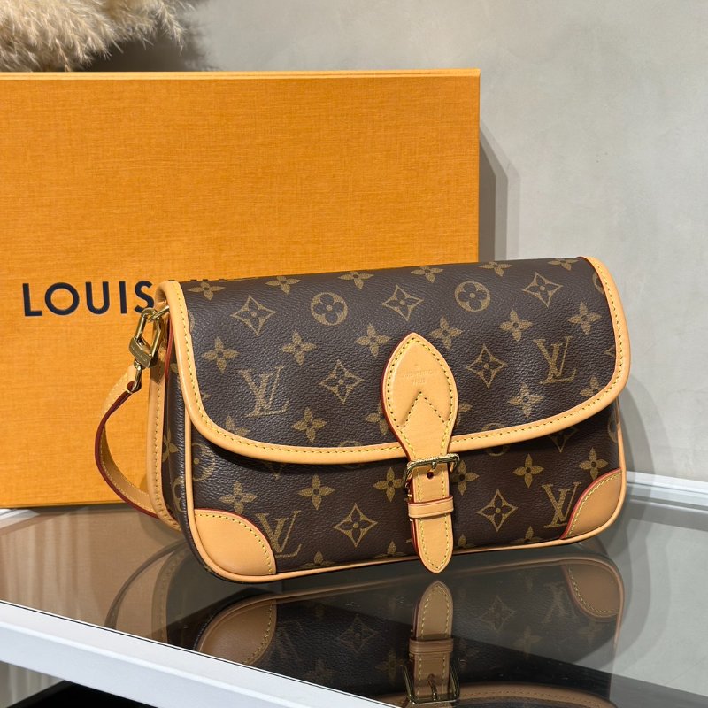 LOUIS VUITTON Diane法棍包 - 紫紅字母背帶-2