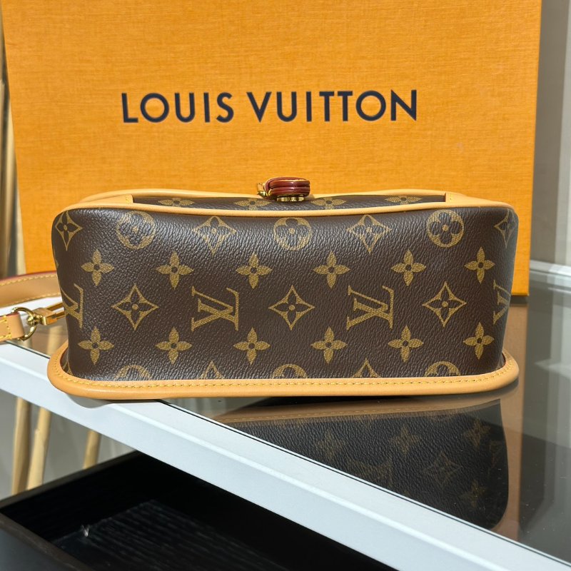 LOUIS VUITTON Diane法棍包 - 紫紅字母背帶-5