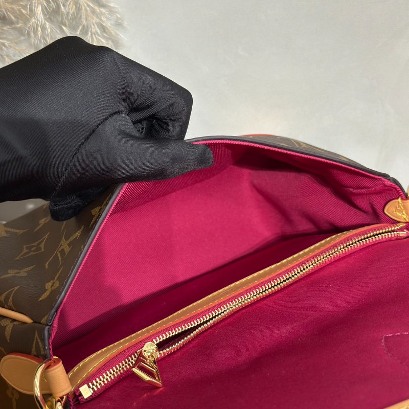 LOUIS VUITTON Diane法棍包 - 紫紅字母背帶-7