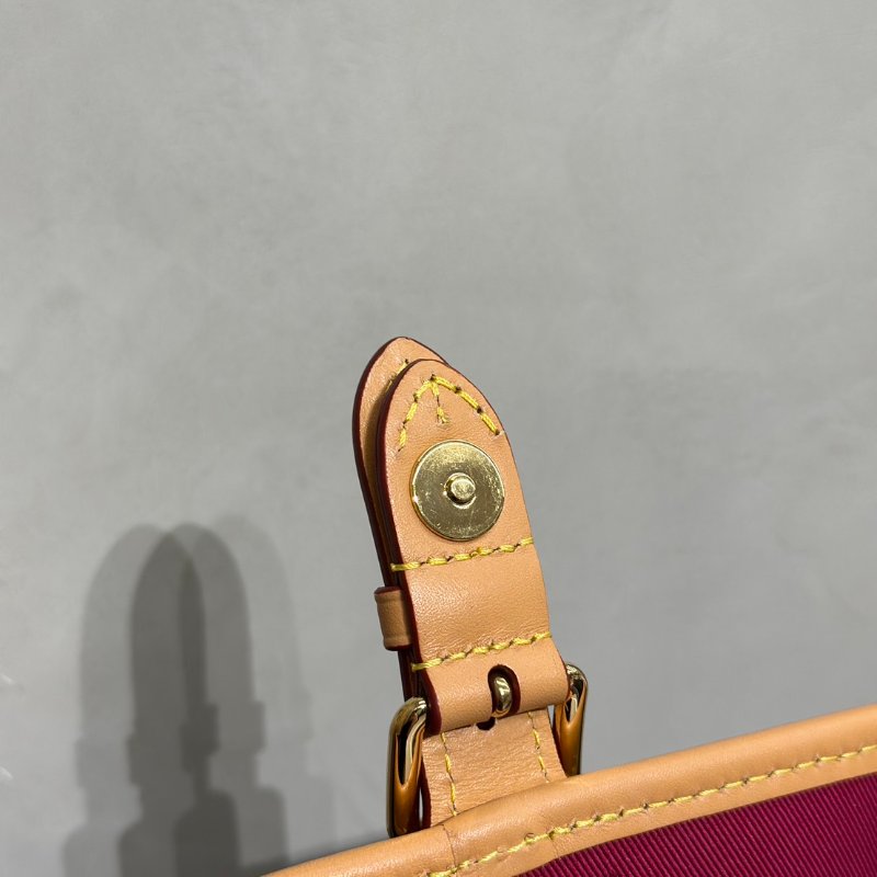 LOUIS VUITTON Diane法棍包 - 紫紅字母背帶-8