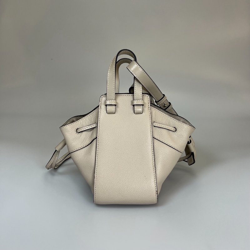 LOEWE 淺灰HAMMOCK MINI吊床包-1