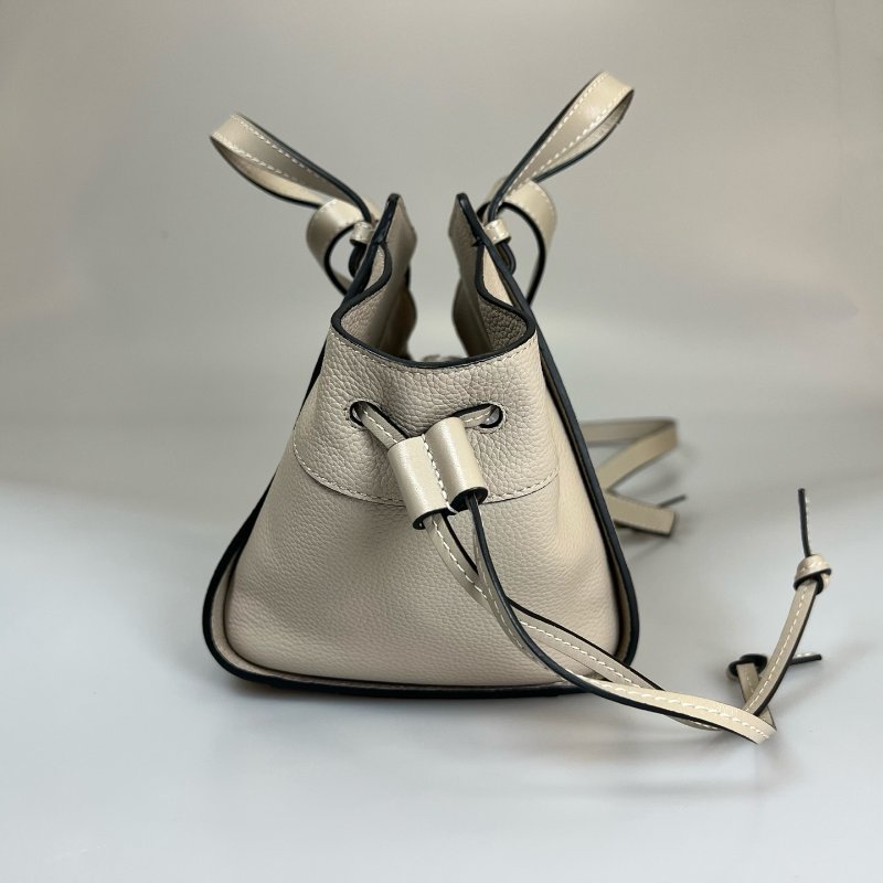 LOEWE 淺灰HAMMOCK MINI吊床包-2