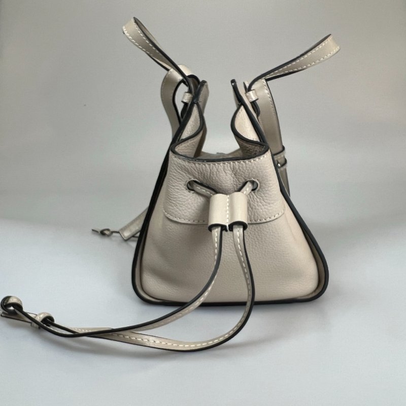 LOEWE 淺灰HAMMOCK MINI吊床包-3