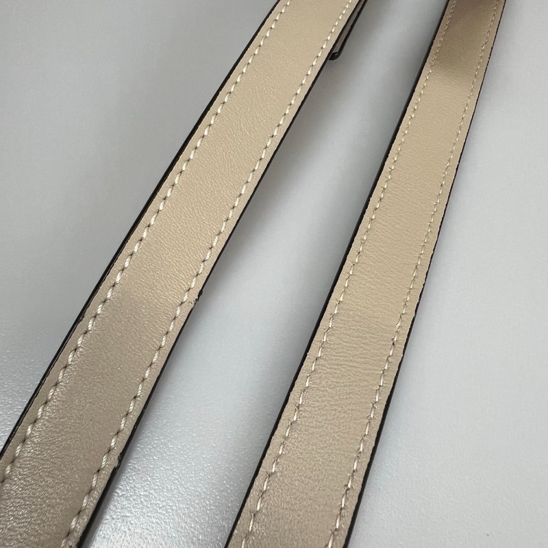 LOEWE 淺灰HAMMOCK MINI吊床包-7