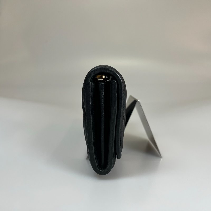 MIUMIU 黑褶皺金鍊WOC包-3