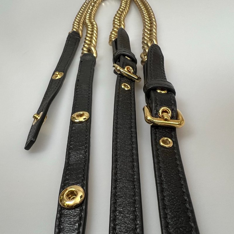 MIUMIU 黑褶皺金鍊WOC包-11