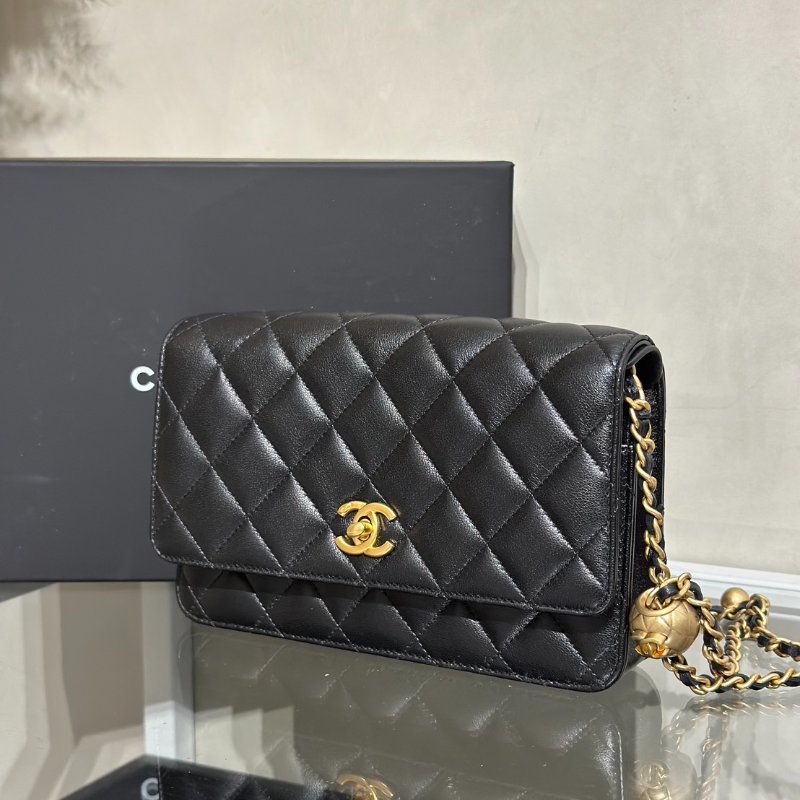 CHANEL 經典羊皮WOC - 金球黑金-2