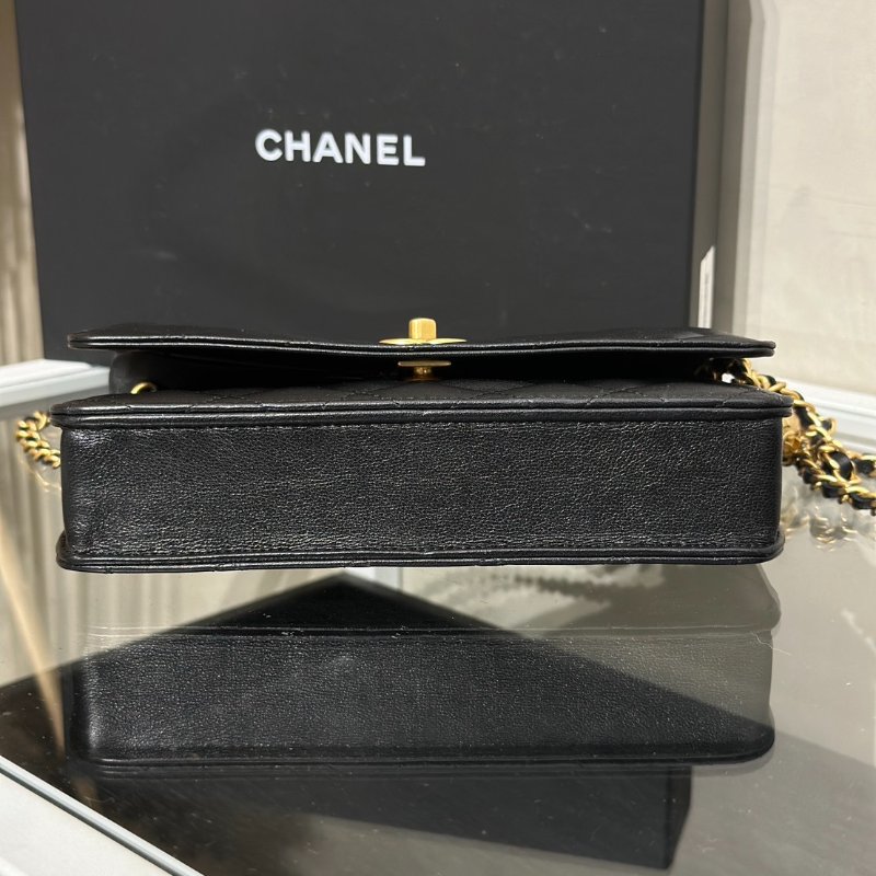 CHANEL 經典羊皮WOC - 金球黑金-4