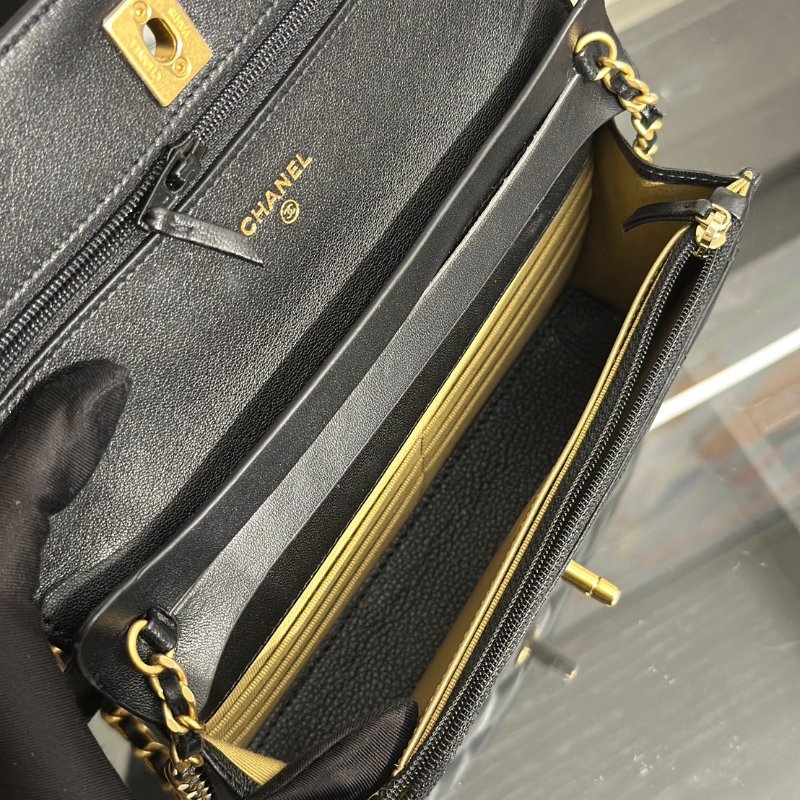 CHANEL 經典羊皮WOC - 金球黑金-5
