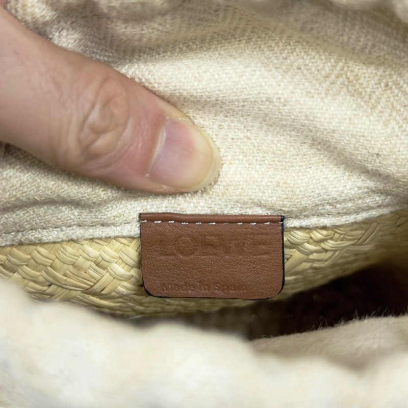 LOEWE Anagram 草編 斜揹袋-15