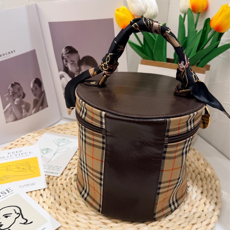 Burberry Nova Check Vanity Pouch（隨包贈送日本進口Twilly）-1