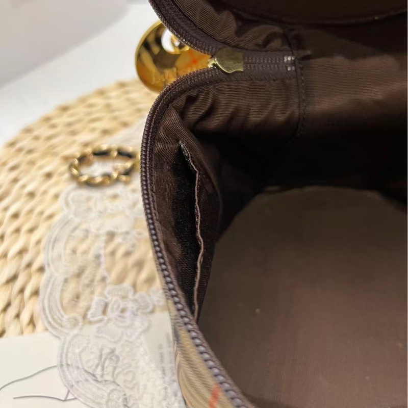 Burberry Nova Check Vanity Pouch（隨包贈送日本進口Twilly）-13