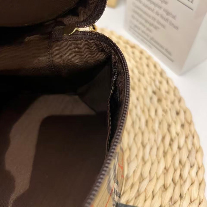 Burberry Nova Check Vanity Pouch（隨包贈送日本進口Twilly）-14