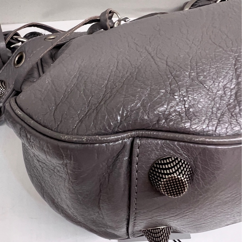 現貨Balenciaga 中號，大象灰色，le cagole巴黎世家機車包腋下包月牙包-6