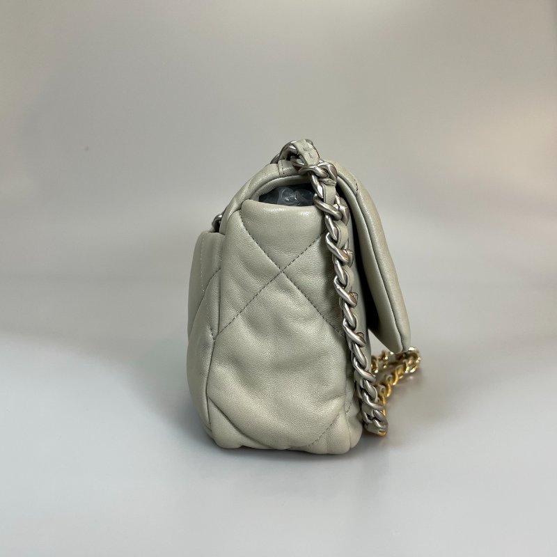 CHANEL 19包 26CM 淺灰綠 晶片款-2