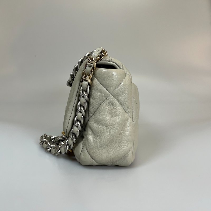 CHANEL 19包 26CM 淺灰綠 晶片款-3