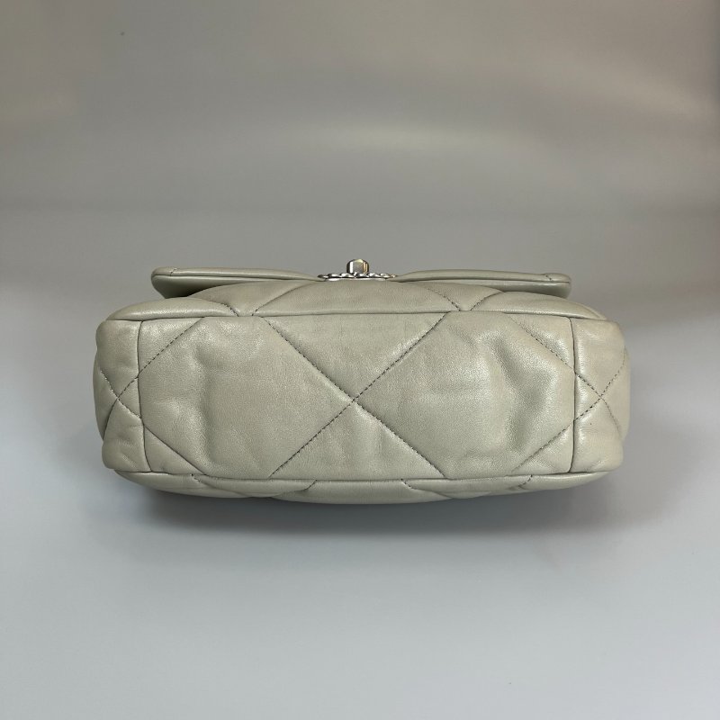 CHANEL 19包 26CM 淺灰綠 晶片款-4