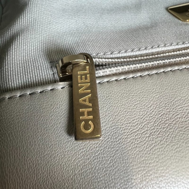 CHANEL 19包 26CM 淺灰綠 晶片款-8