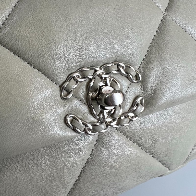 CHANEL 19包 26CM 淺灰綠 晶片款-9