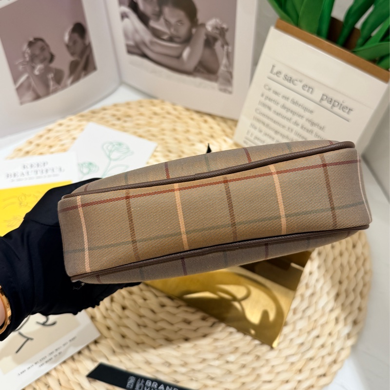 Burberrys Nova Check Camera Bag（絕版帆布相機包）-2