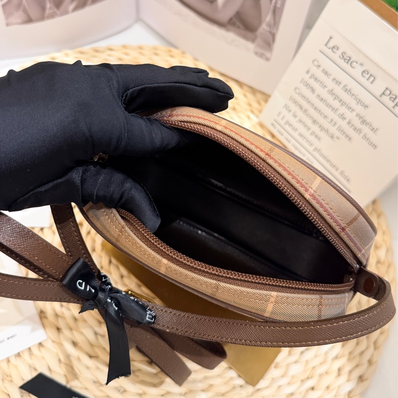 Burberrys Nova Check Camera Bag（絕版帆布相機包）-3