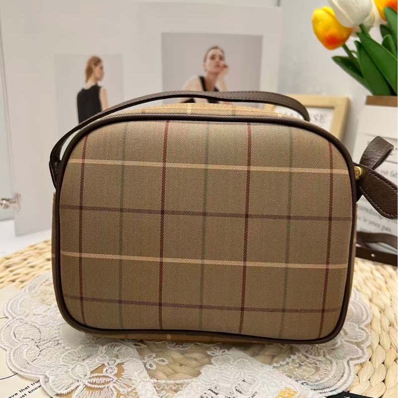 Burberrys Nova Check Camera Bag（絕版帆布相機包）-6