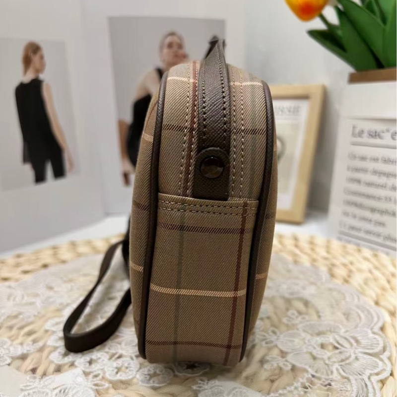 Burberrys Nova Check Camera Bag（絕版帆布相機包）-9