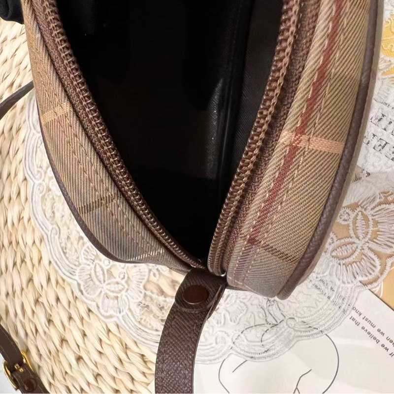 Burberrys Nova Check Camera Bag（絕版帆布相機包）-16