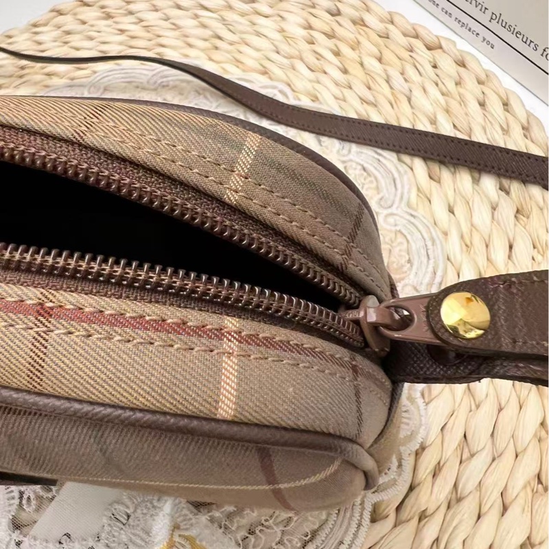 Burberrys Nova Check Camera Bag（絕版帆布相機包）-17